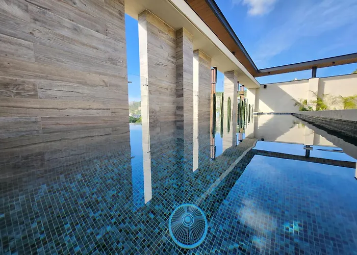 Ameth - Stylish Downtown With Rooftop Pool & Gym *