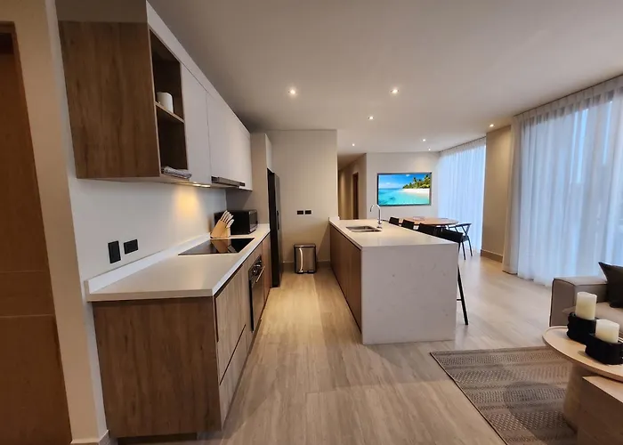 Ameth - Stylish Downtown With Rooftop Pool & Gym