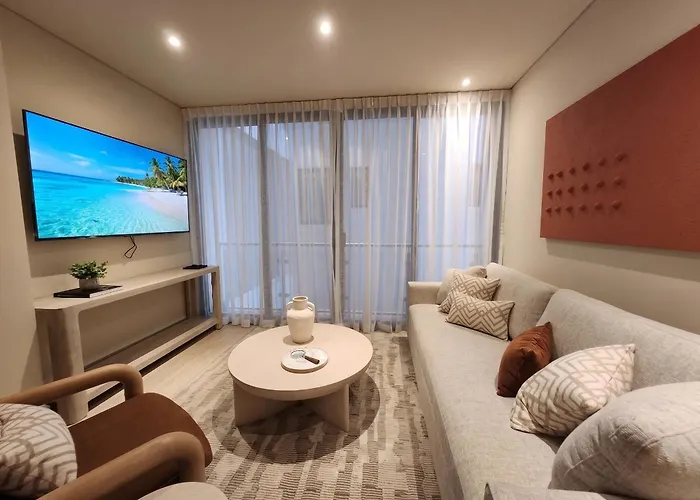 Ameth - Stylish Downtown With Rooftop Pool & Gym *