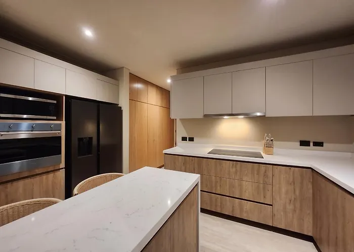 Apartment Ameth - Stylish Downtown With Rooftop Pool & Gym *