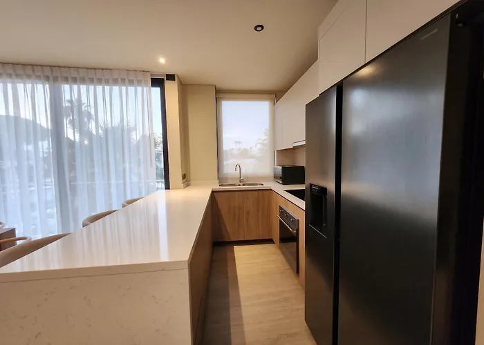 Ameth - Stylish Downtown With Rooftop Pool & Gym Appartement
